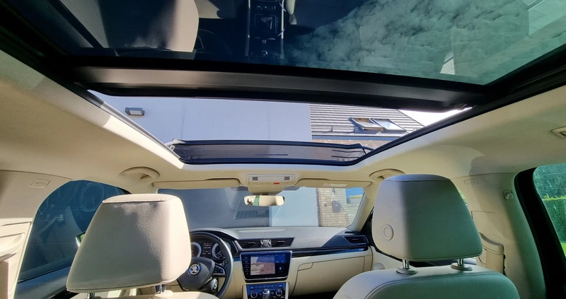 Skoda Superb cena 79900 przebieg: 210000, rok produkcji 2017 z Kostrzyn nad Odrą małe 137